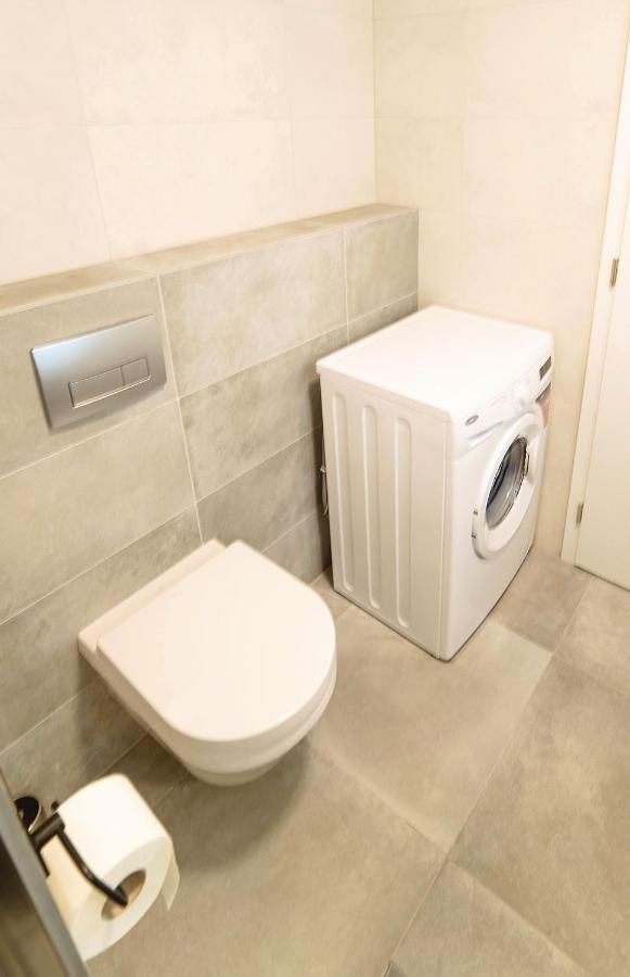 Tran Chien Apartment With Free Private Parking Praga Esterno foto