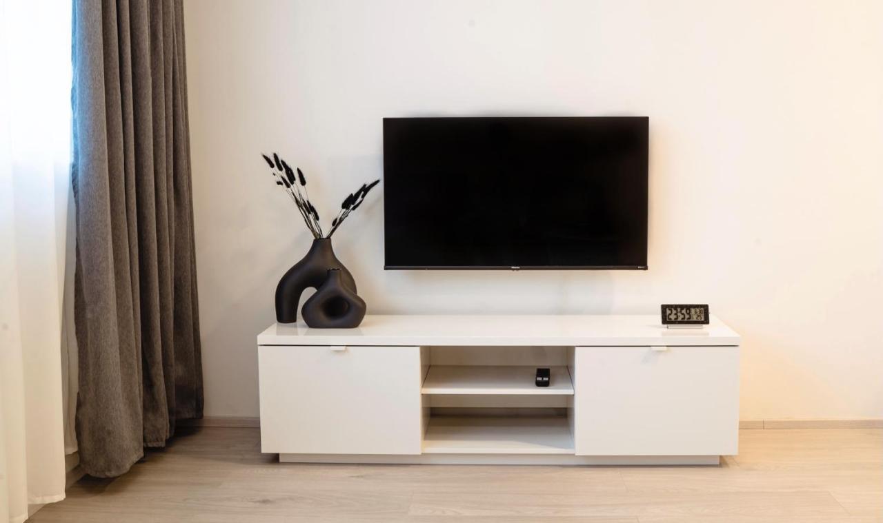 Tran Chien Apartment With Free Private Parking Praga Esterno foto