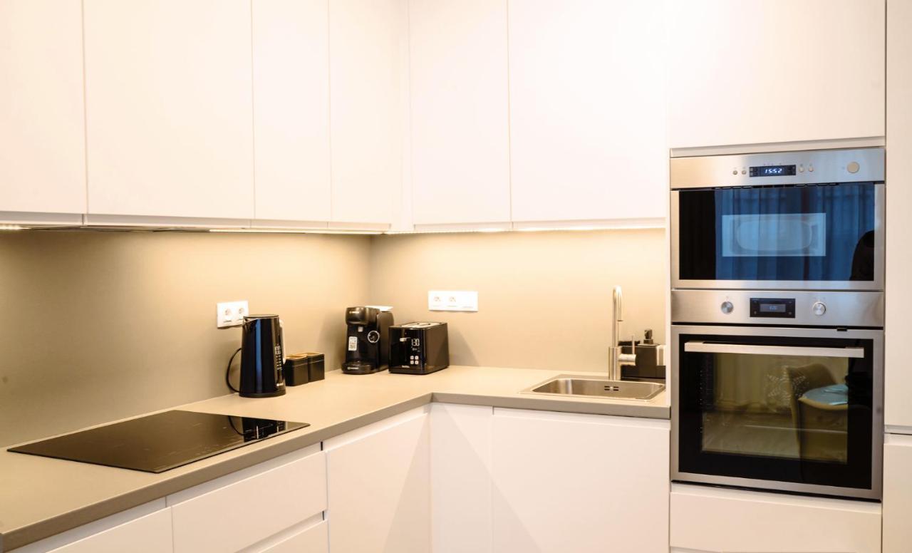 Tran Chien Apartment With Free Private Parking Praga Esterno foto