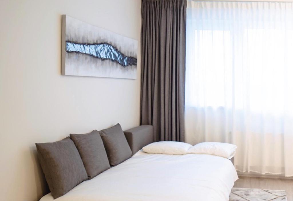 Tran Chien Apartment With Free Private Parking Praga Esterno foto